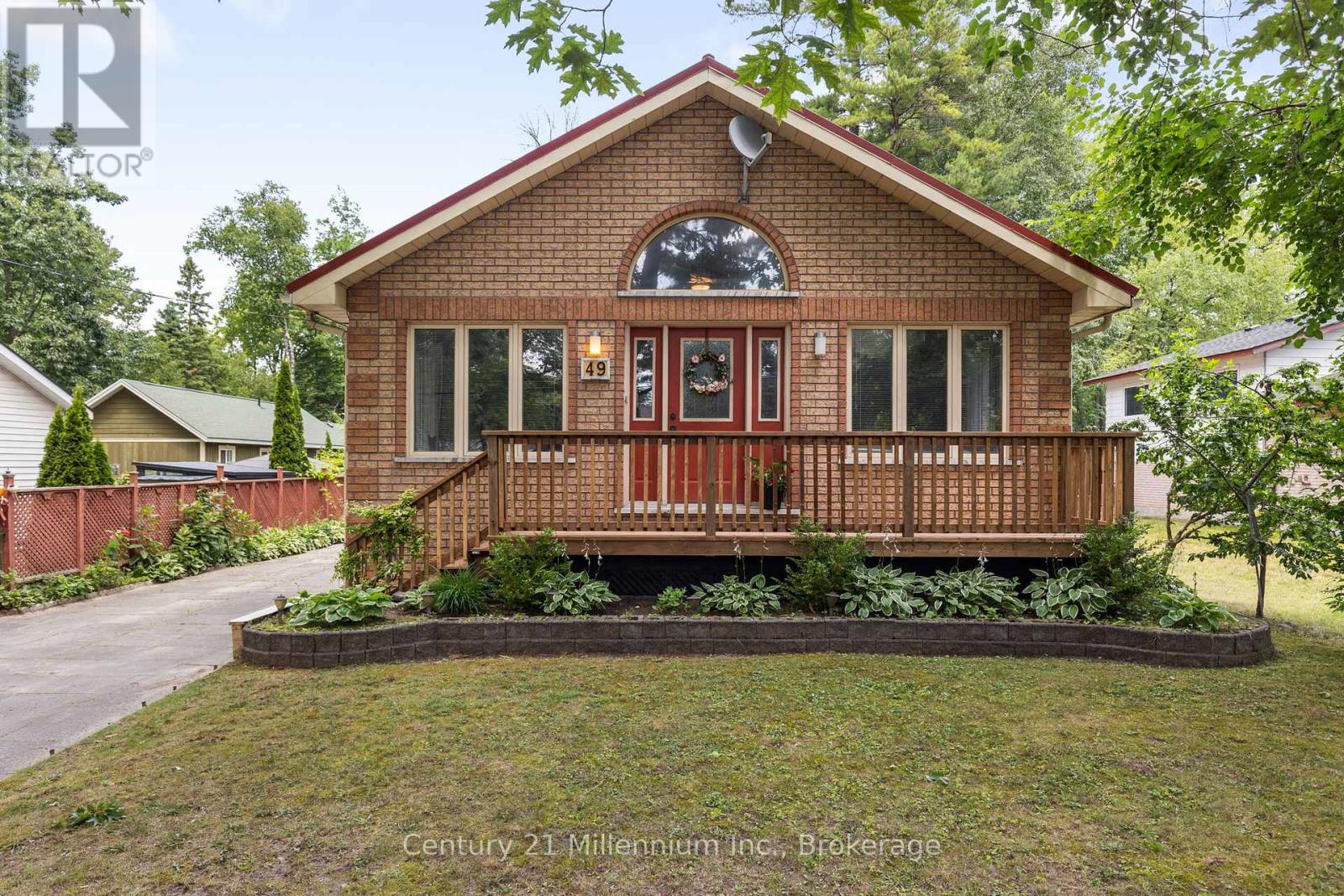 49 32nd Street North, Wasaga Beach, ON L9Z 2C4