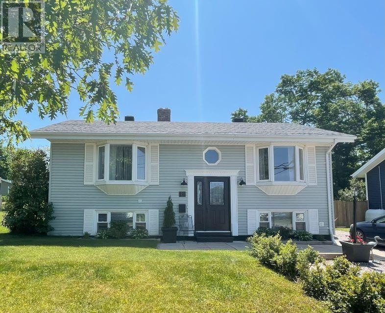 16 Moreau Dr, Charlottetown, PE C1A 4R4