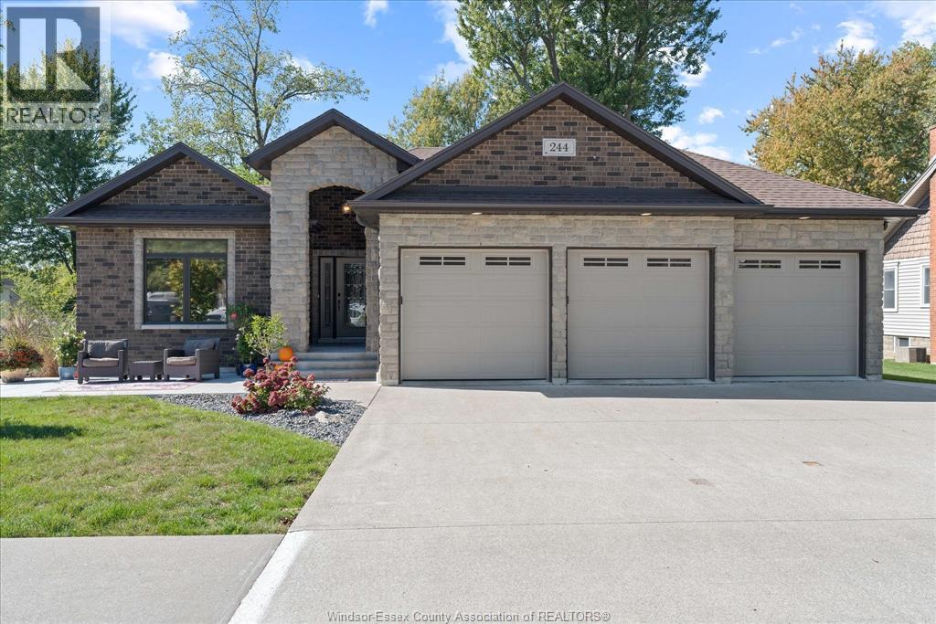 244 Division St S, Kingsville, ON N9Y 1R6