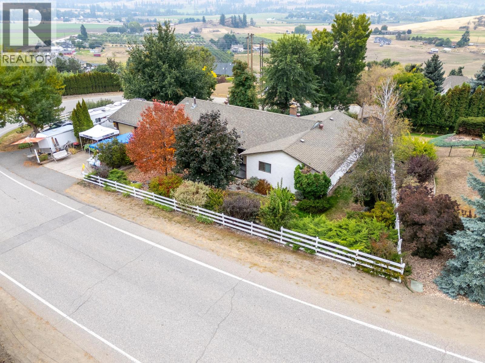 230 Cypress Dr, Coldstream, BC V1B 2Y1