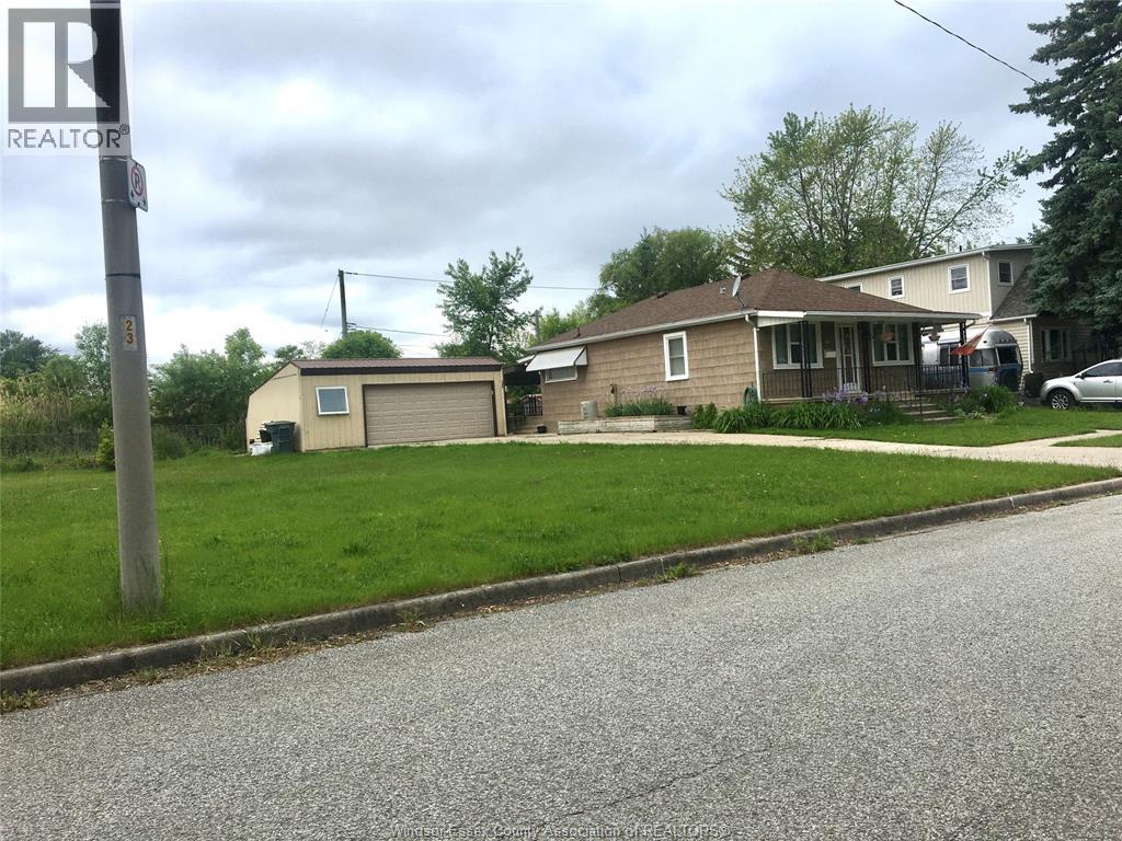 1145 Ford Blvd, Windsor, ON N8S 2G2