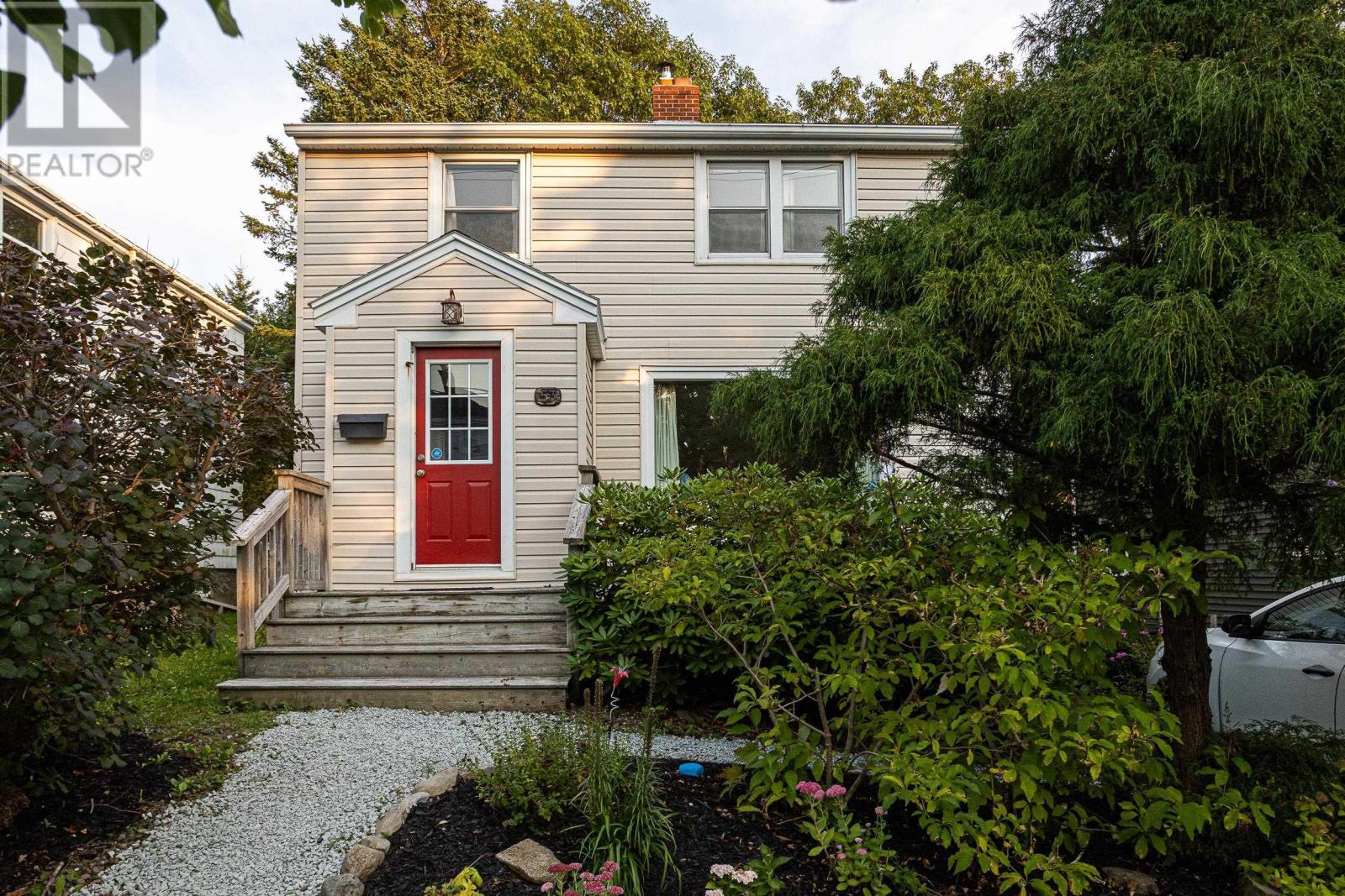 53 Milverton Rd, Dartmouth, NS B2Y 0A8