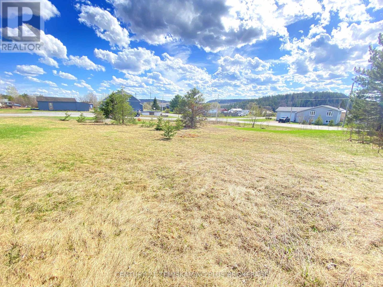 359-361 Pinner Ave, Matachewan, ON P0K 1M0