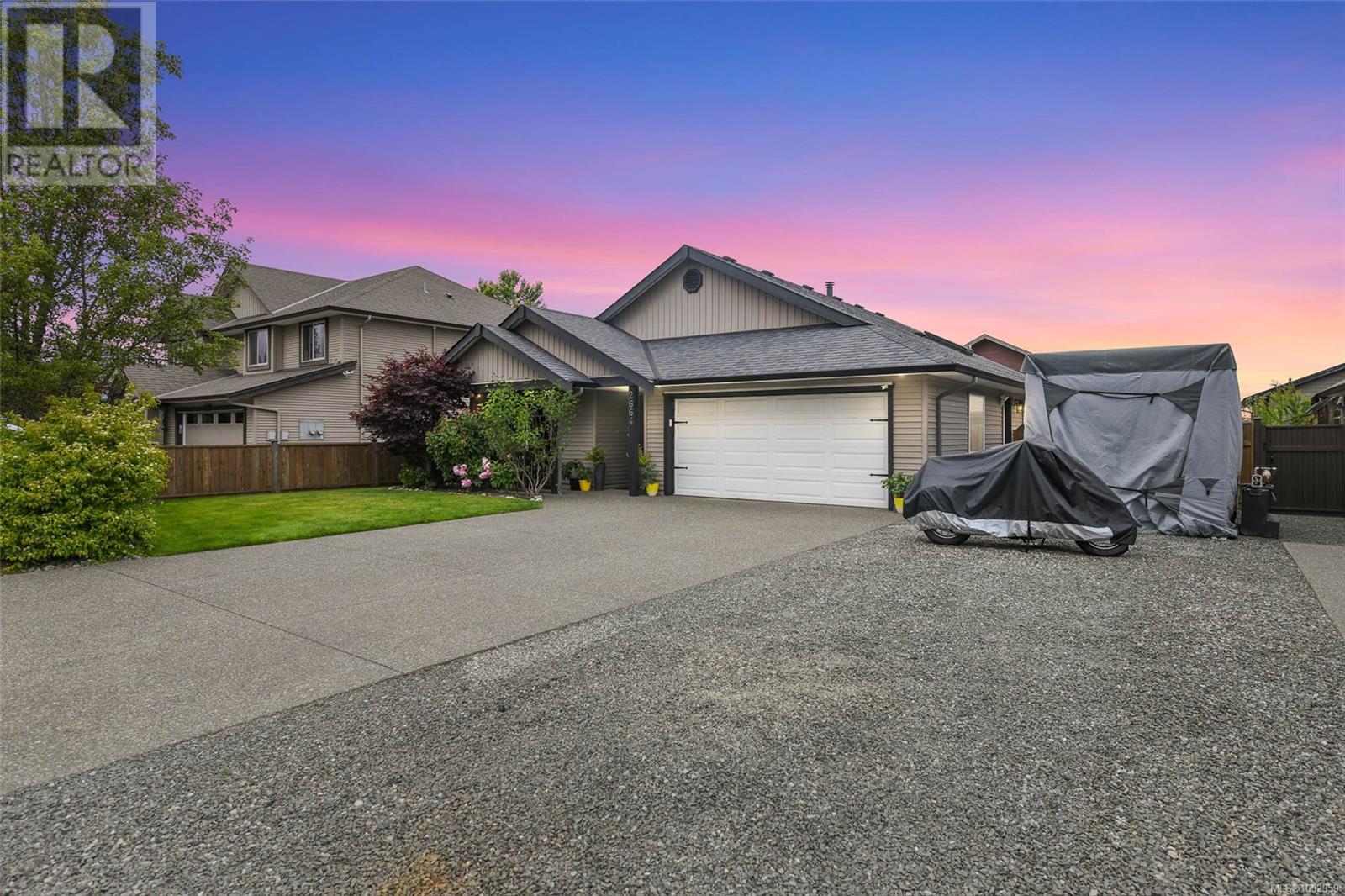 2664 Rydal Ave, Cumberland, BC V0R 1S0