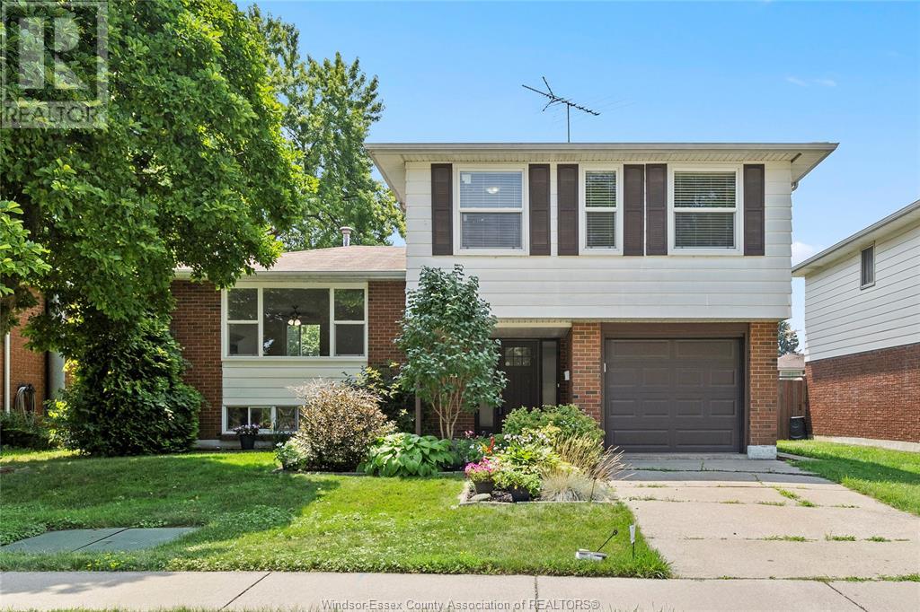9805 Esplanade, Windsor, ON N8R 1J7