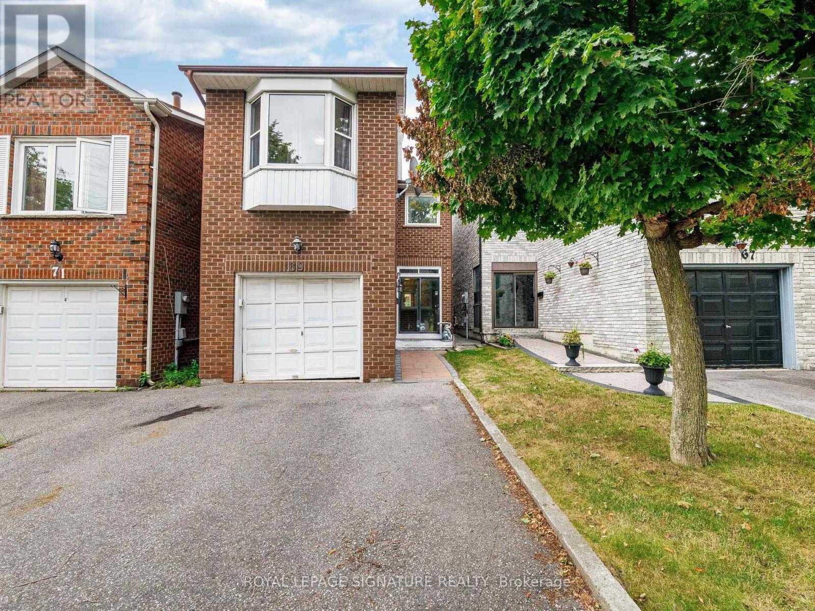 69 New Seabury Dr, Vaughan Glen Shields, ON L4K 2B7