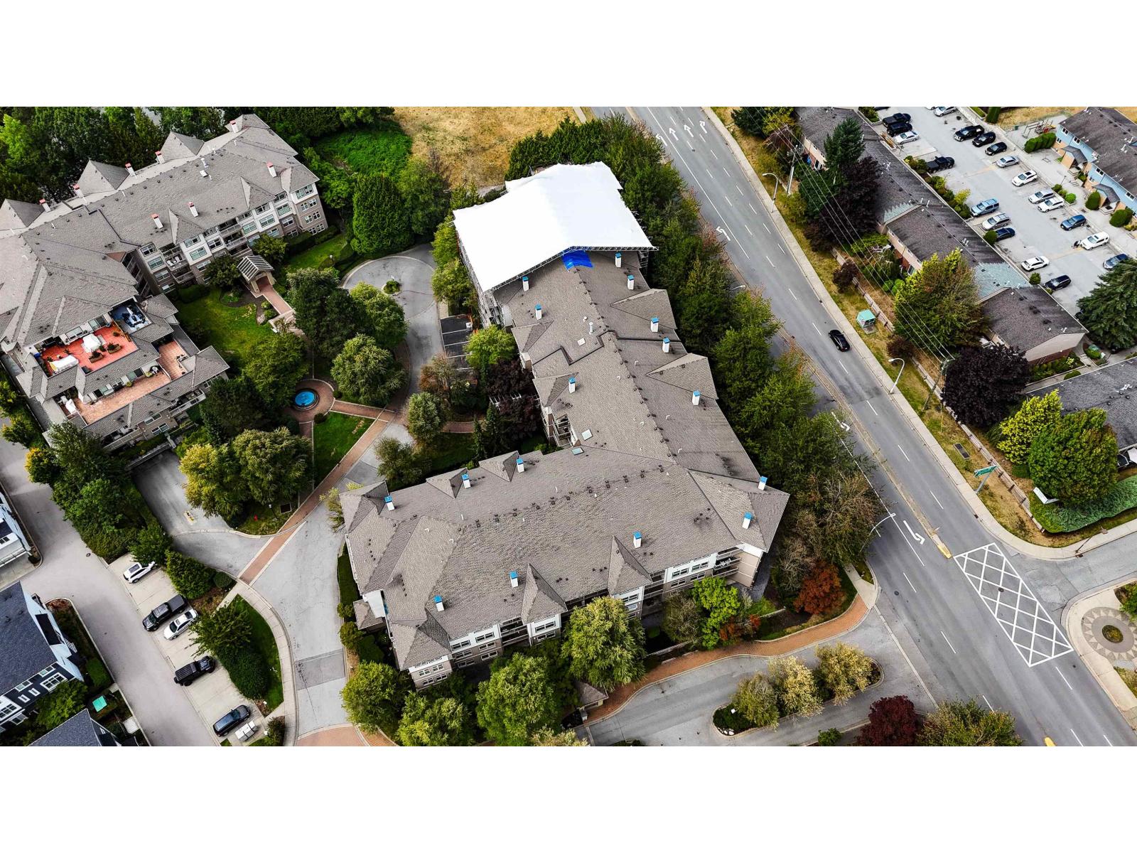 15210 Guildford Drive Unit 307, Surrey, BC V3R 0X7