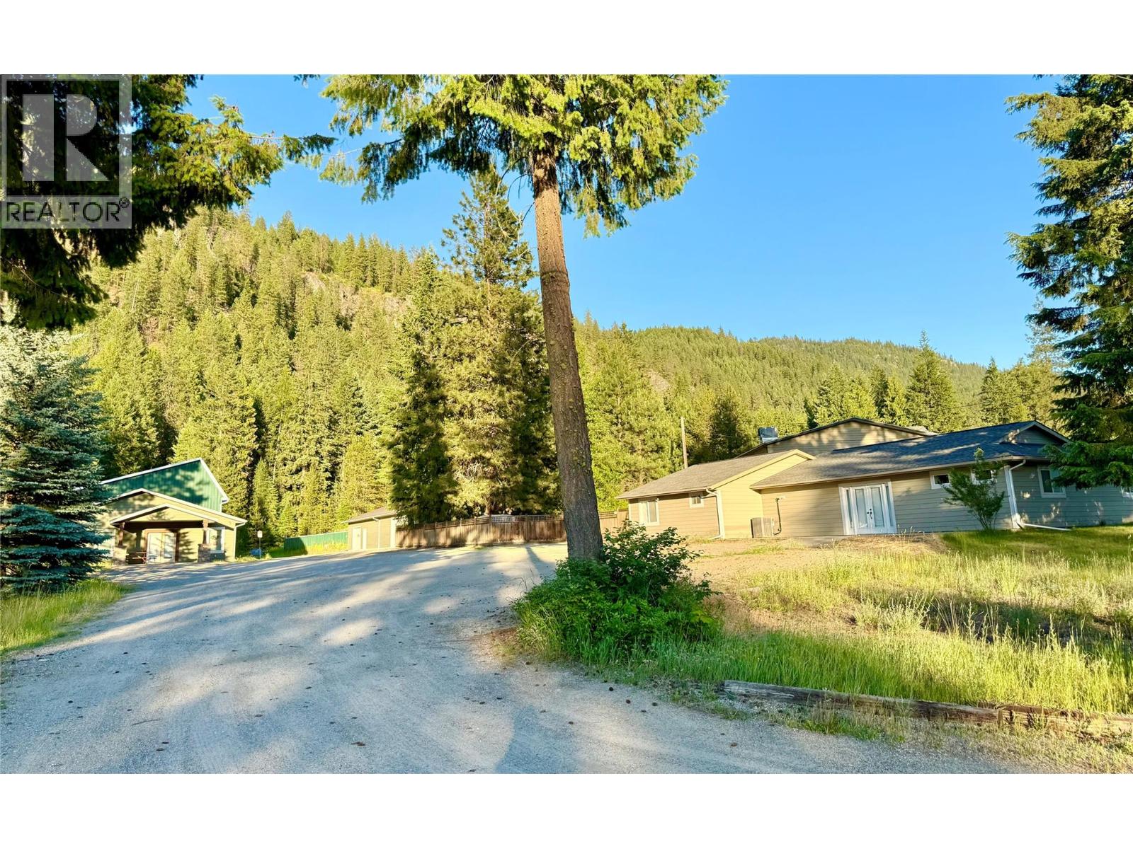 1700 Sandner Frontage Rd, Christina Lake, BC V0H 1E3