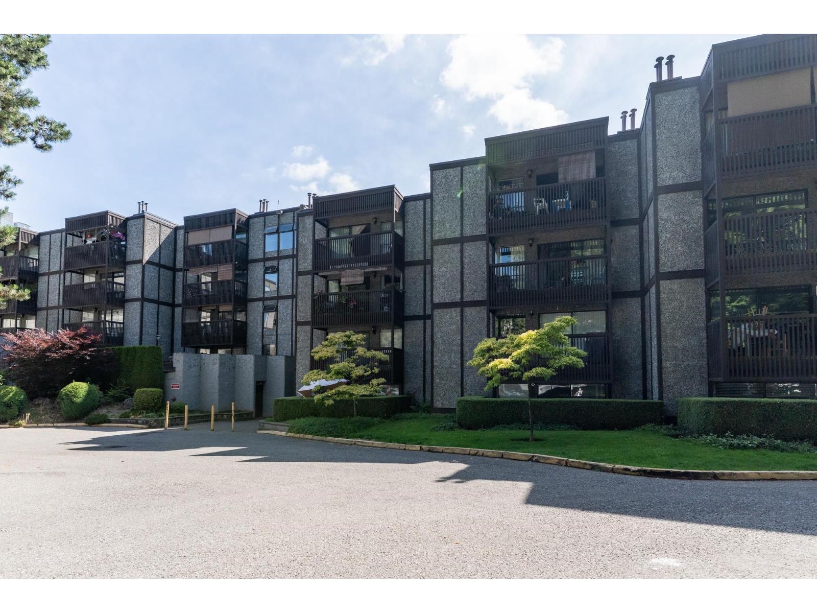 9672 134 Street Unit 314, Surrey, BC V3T 5L5