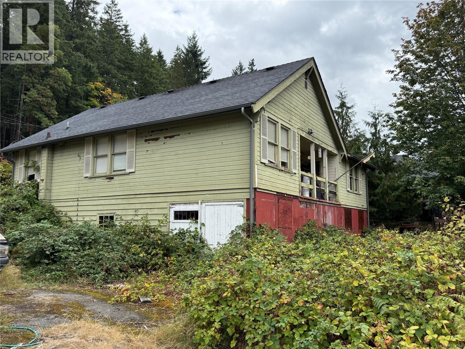 10667 Cedar Dr, Youbou, BC V0R 3E1