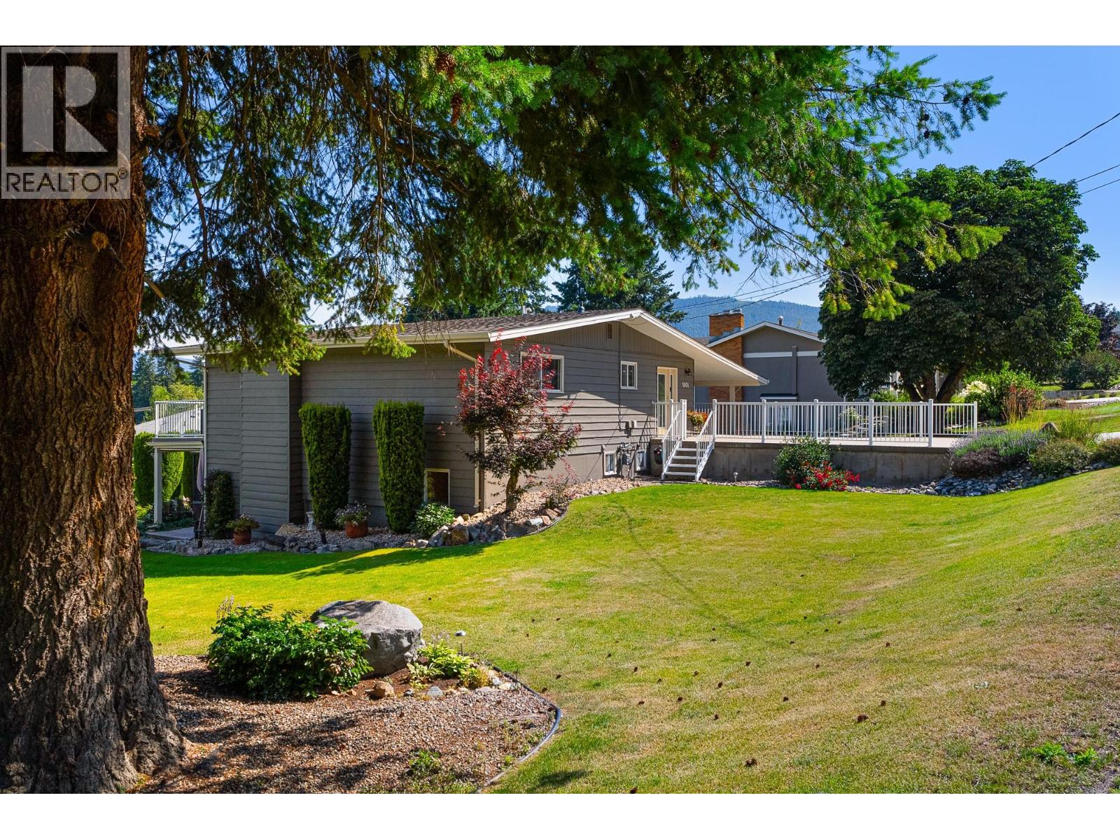 2 Avenue Se Unit 1801, Salmon Arm, BC V1E 1T8