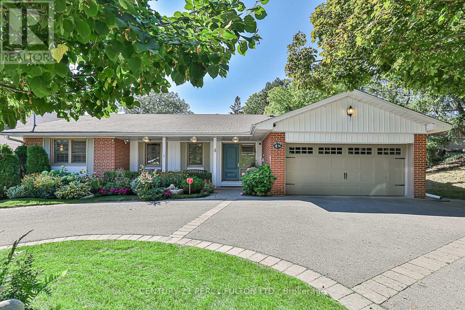 4 Page Ave, Toronto, ON M2K 2B2