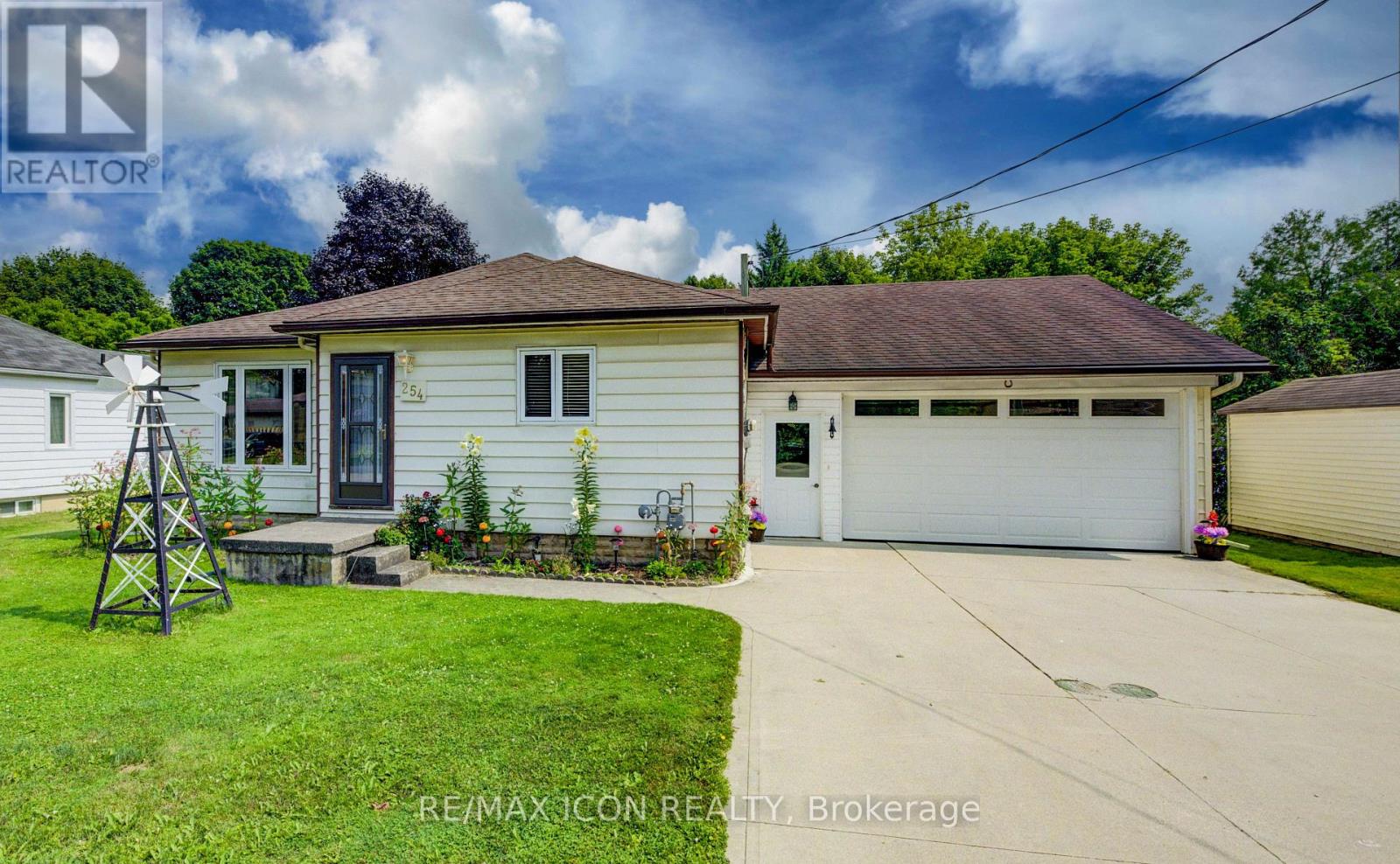 254 Wellington St W, Wellington North Mount Forest, ON N0G 2L0