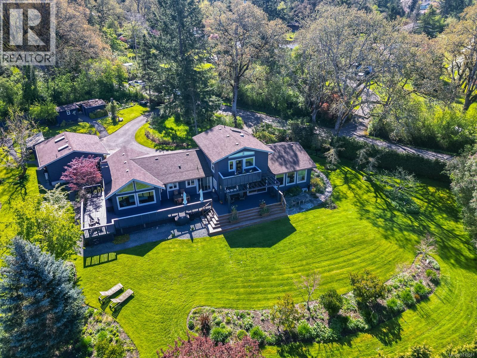 9710 Glenelg Ave, North Saanich, BC V8L 5H4