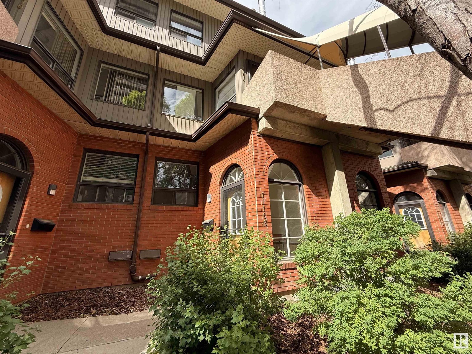 83 Av Nw Unit 11166, Edmonton, AB T6G 0V1