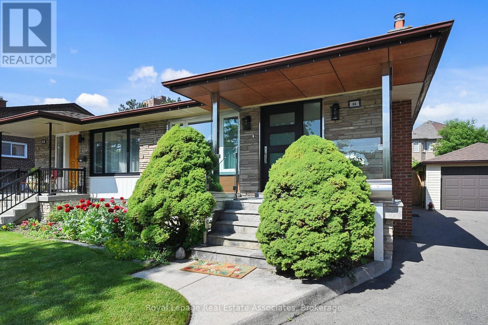 68 Vanguard Dr, Toronto, ON M9B 5E6