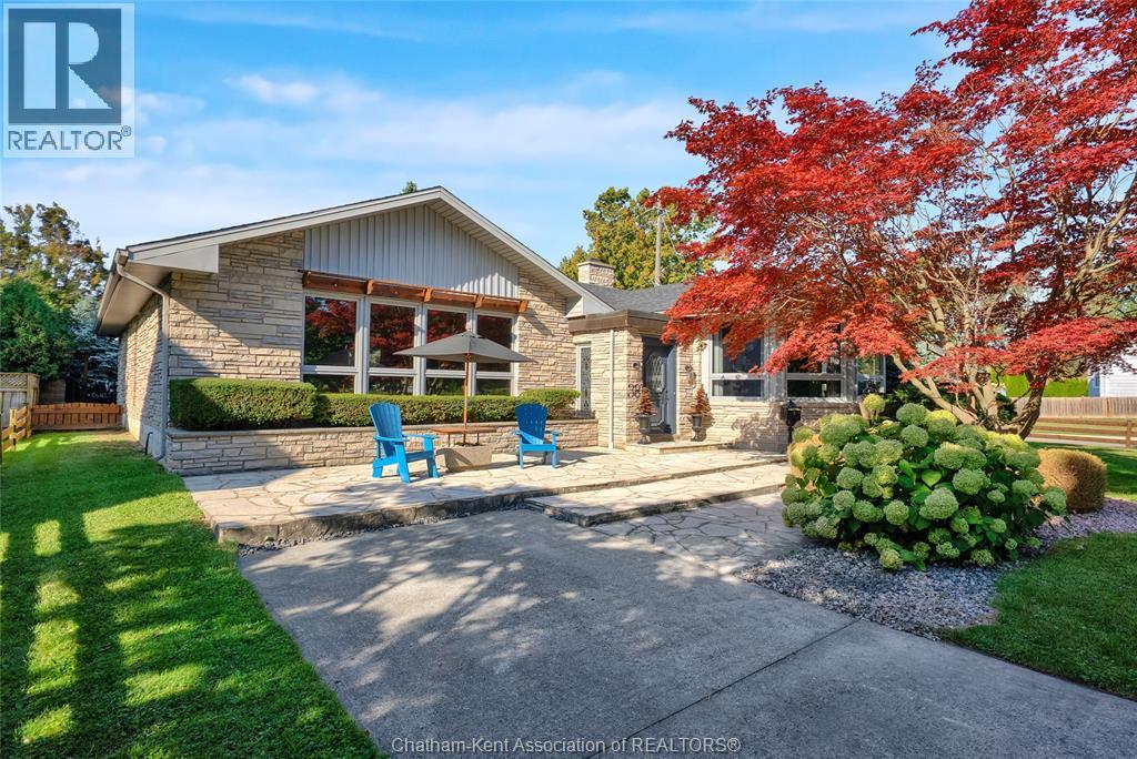 38 Glenwood Dr, Chatham, ON N7M 5W8