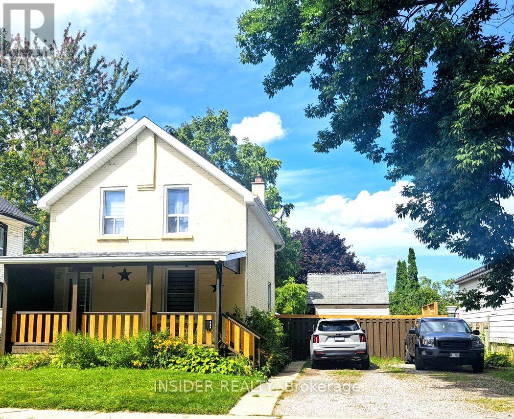 658 Brown St Ward 1 St, Peterborough, ON K9J 4K5
