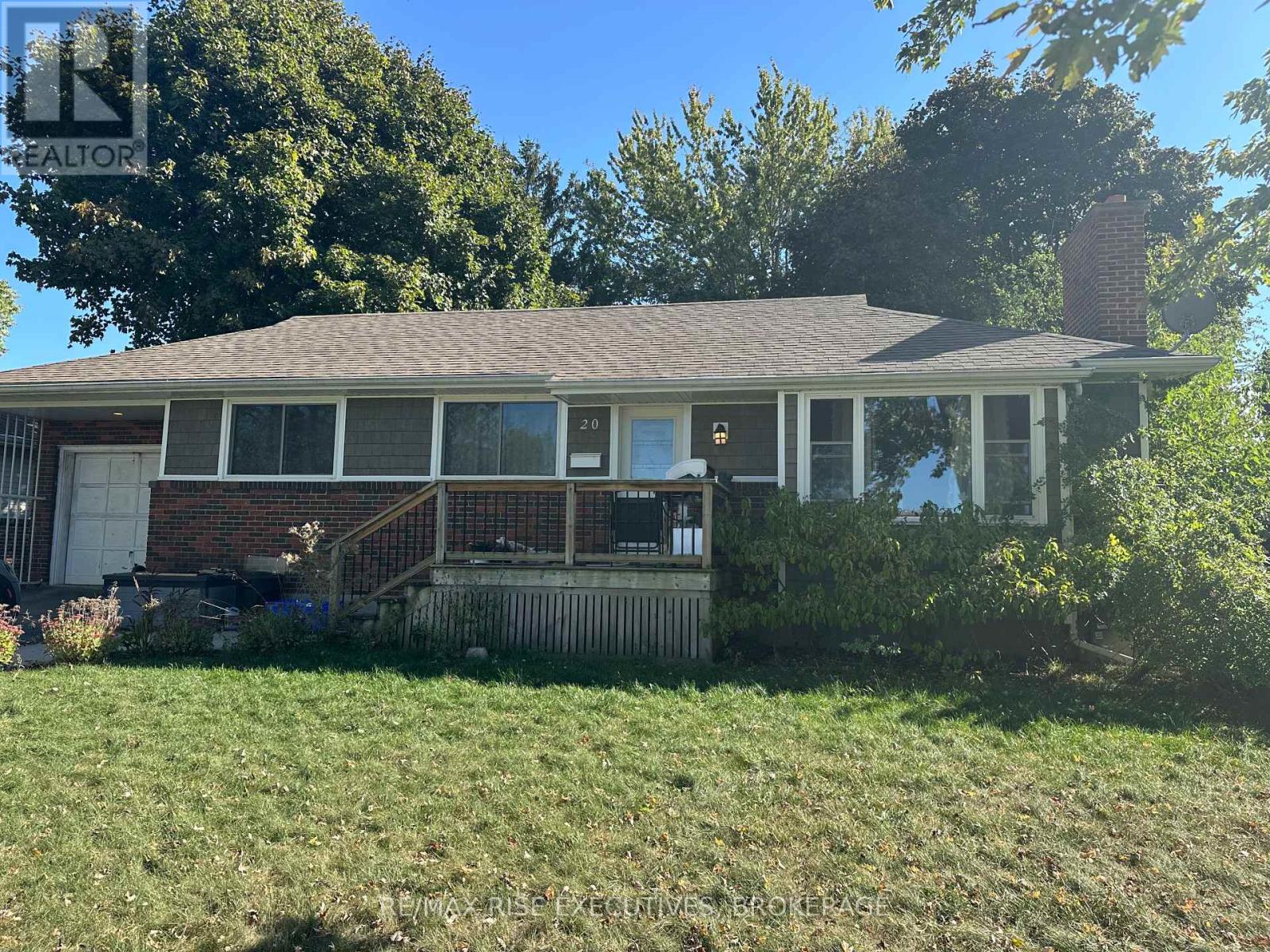 20 Elizabeth Ave, Kingston, ON K7M 3G8