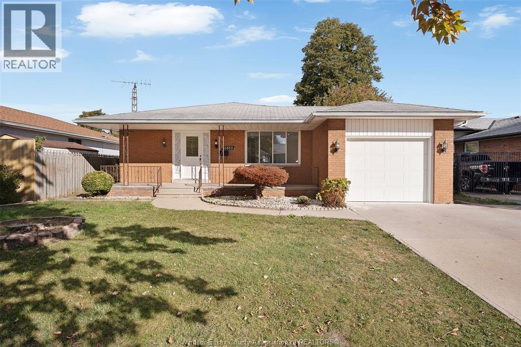 10850 Eastcourt Dr, Windsor, ON N8R 1G1