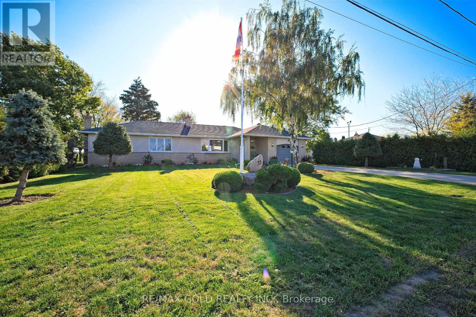 32 Oriole Ave, Hamilton, ON L8E 5E4