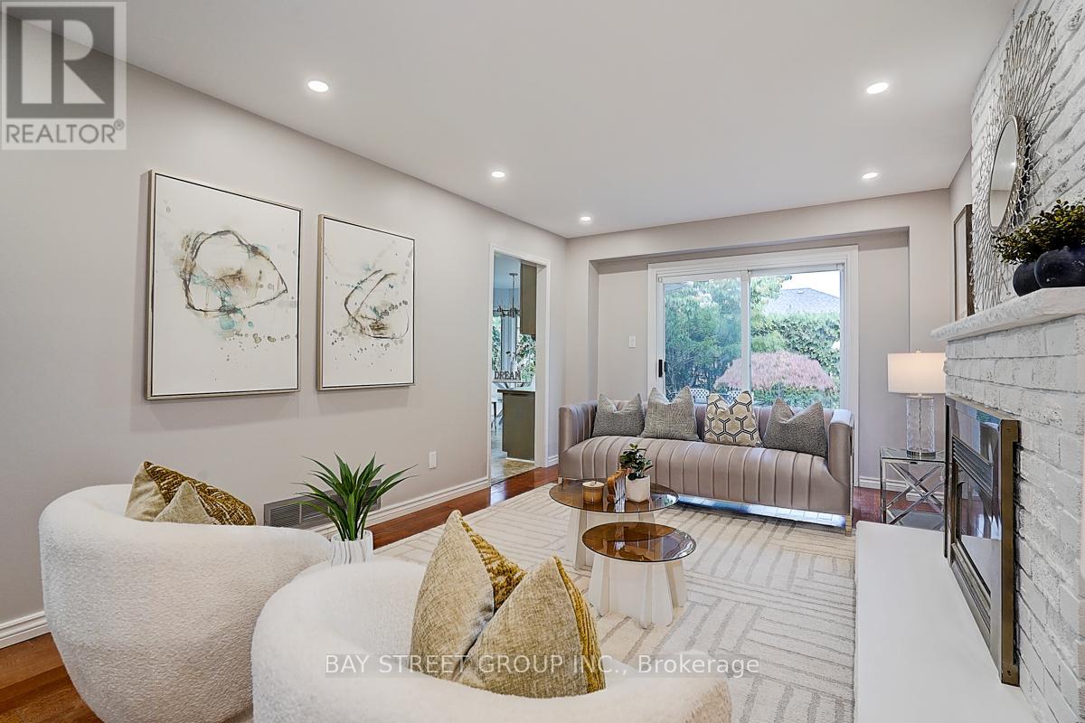 342 Regal Briar St, Whitby Blue Grass Meadows, ON L1N 6N1