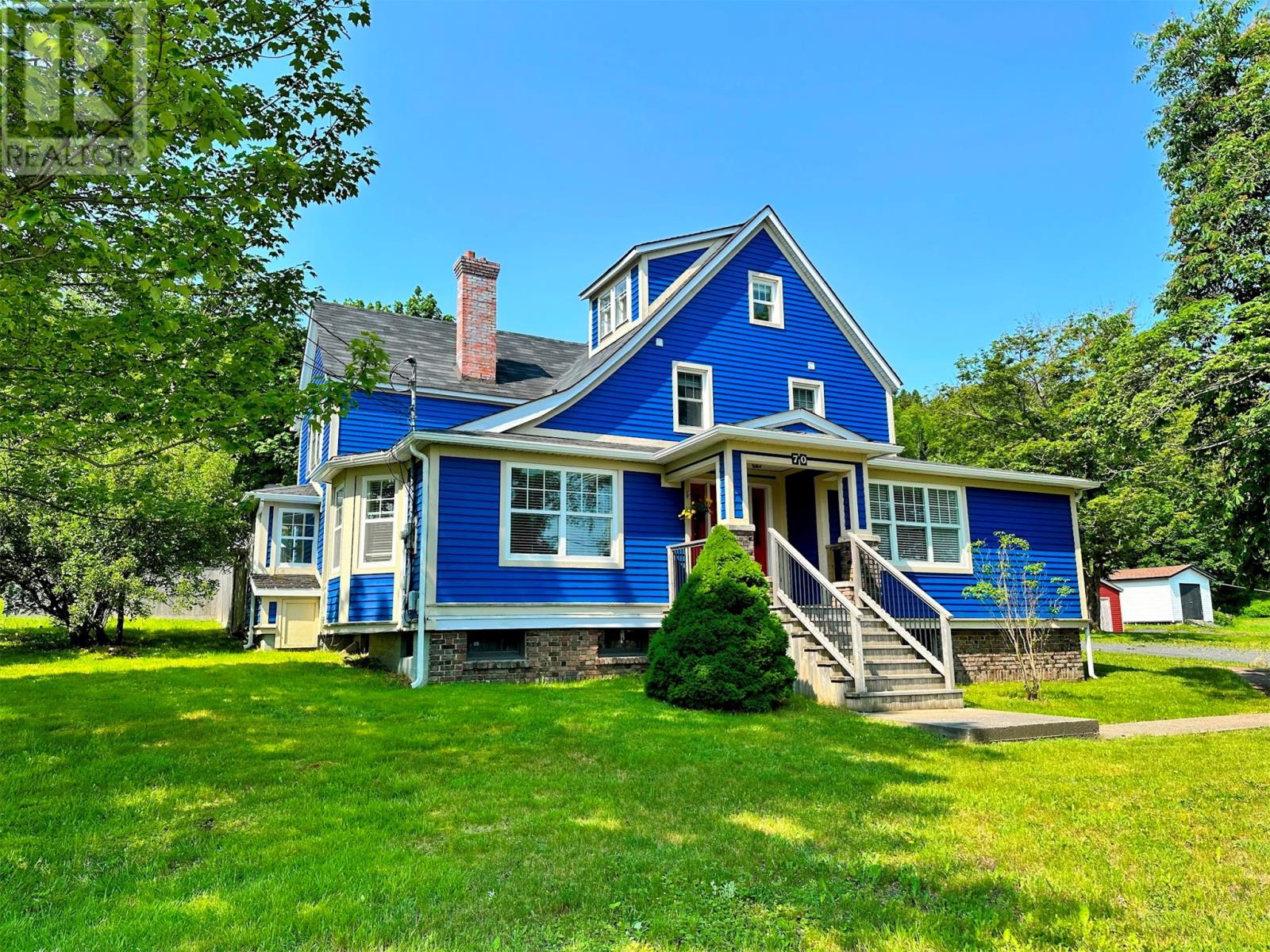68-70 Memorial Dr, Clarenville, NL a5a 1n4