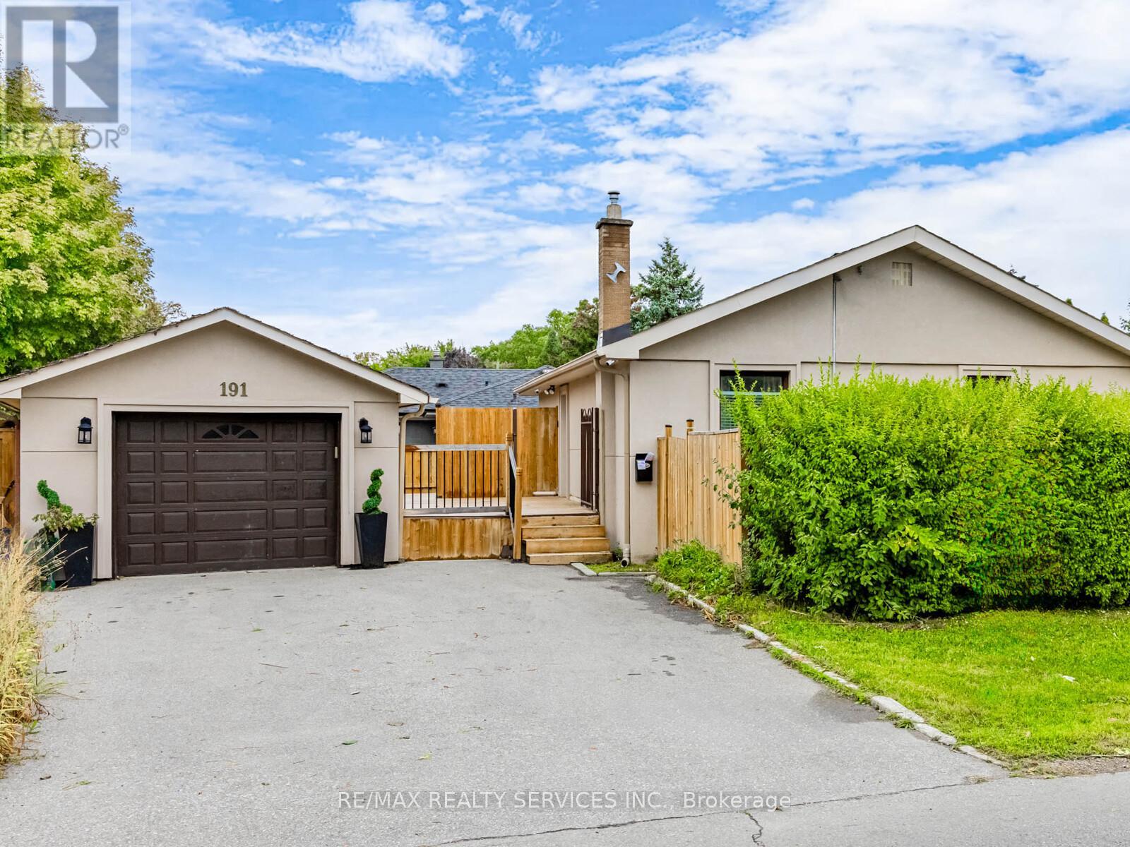 191 Deane Ave, Oakville, ON L6K 1N4