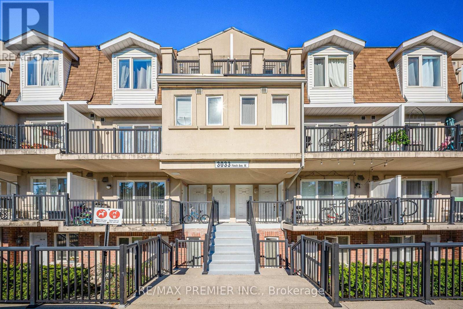 2046 3033 Finch Ave, Toronto, ON M9M 0A3