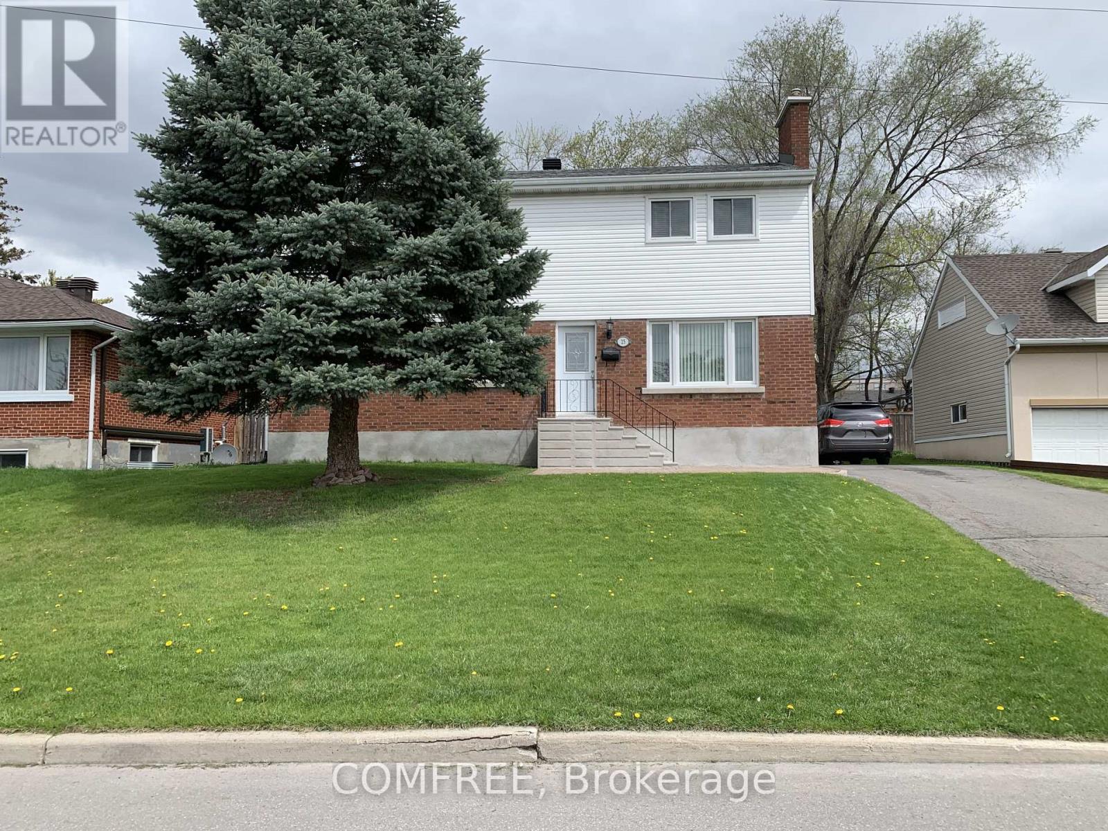 25 Seguin St, Ottawa, ON K1J 6P4