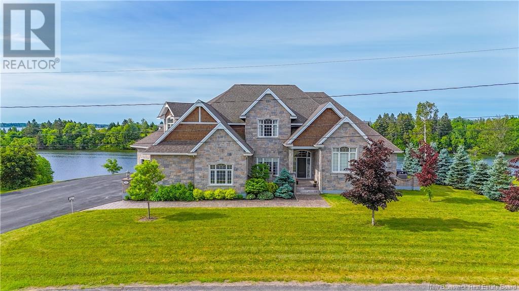 4261 Rue Anthony St, Tracadie-Sheila, NB E1X 1C2