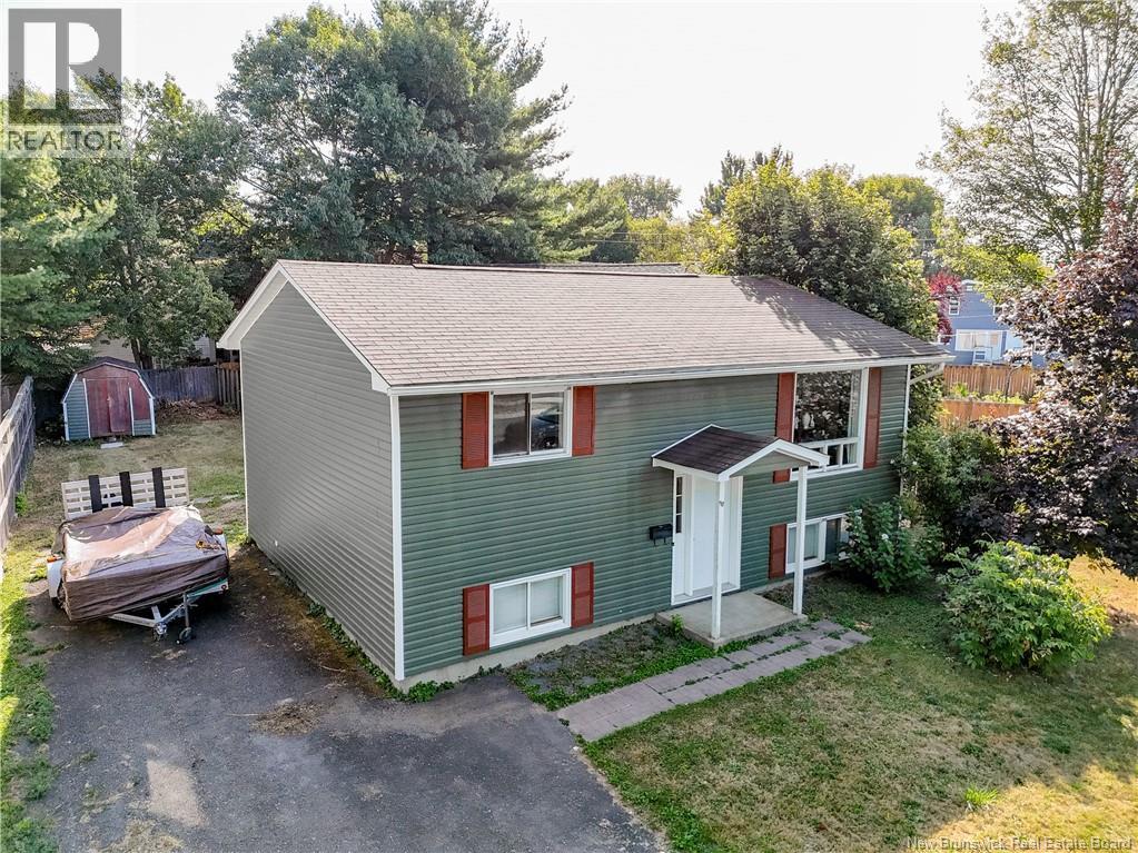 98 Mcadam Ave, Fredericton, NB E3A 1G4
