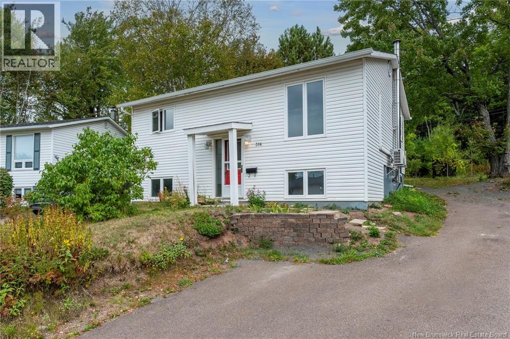 316 Westbrook Cir, Moncton, NB E1E 2M2