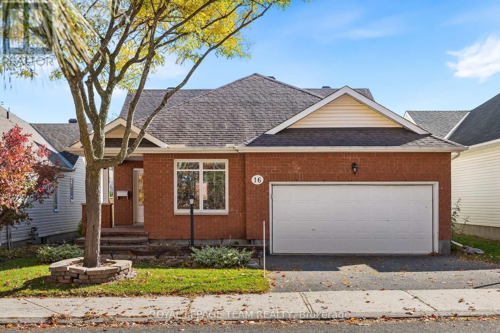 16 Spinney Way, Ottawa, ON K2J 4Y8