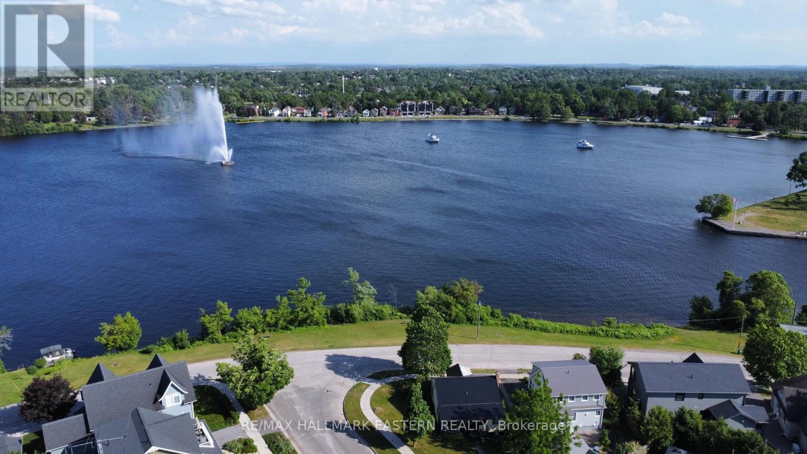 63 Edgewater Blvd, Peterborough, ON K9H 1A5
