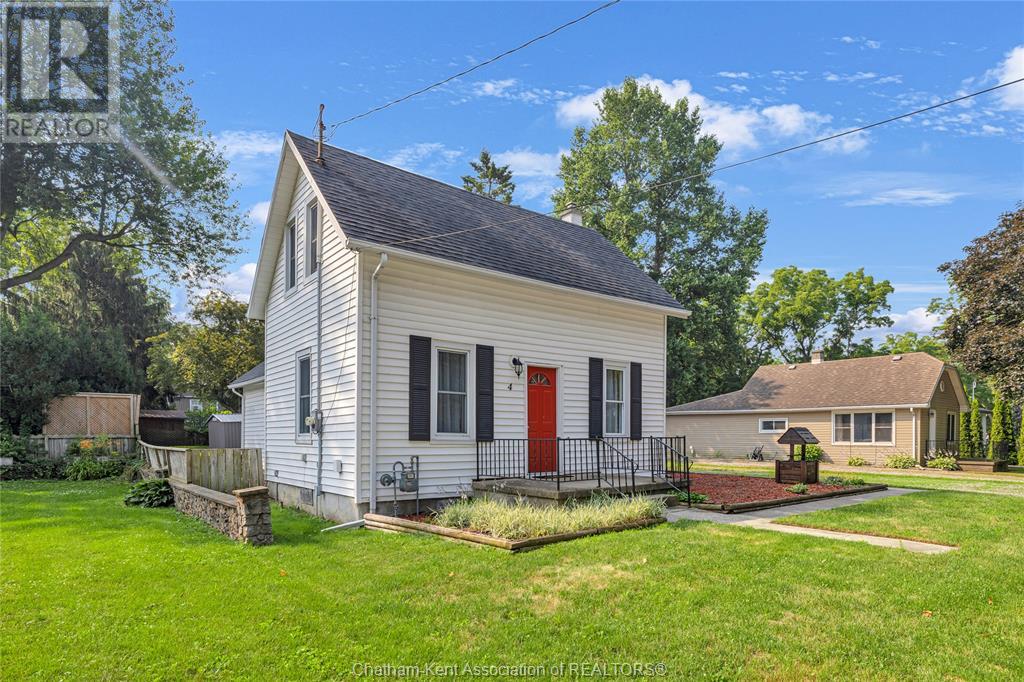 4 Oak St, Chatham-Kent, ON N0P 2C0