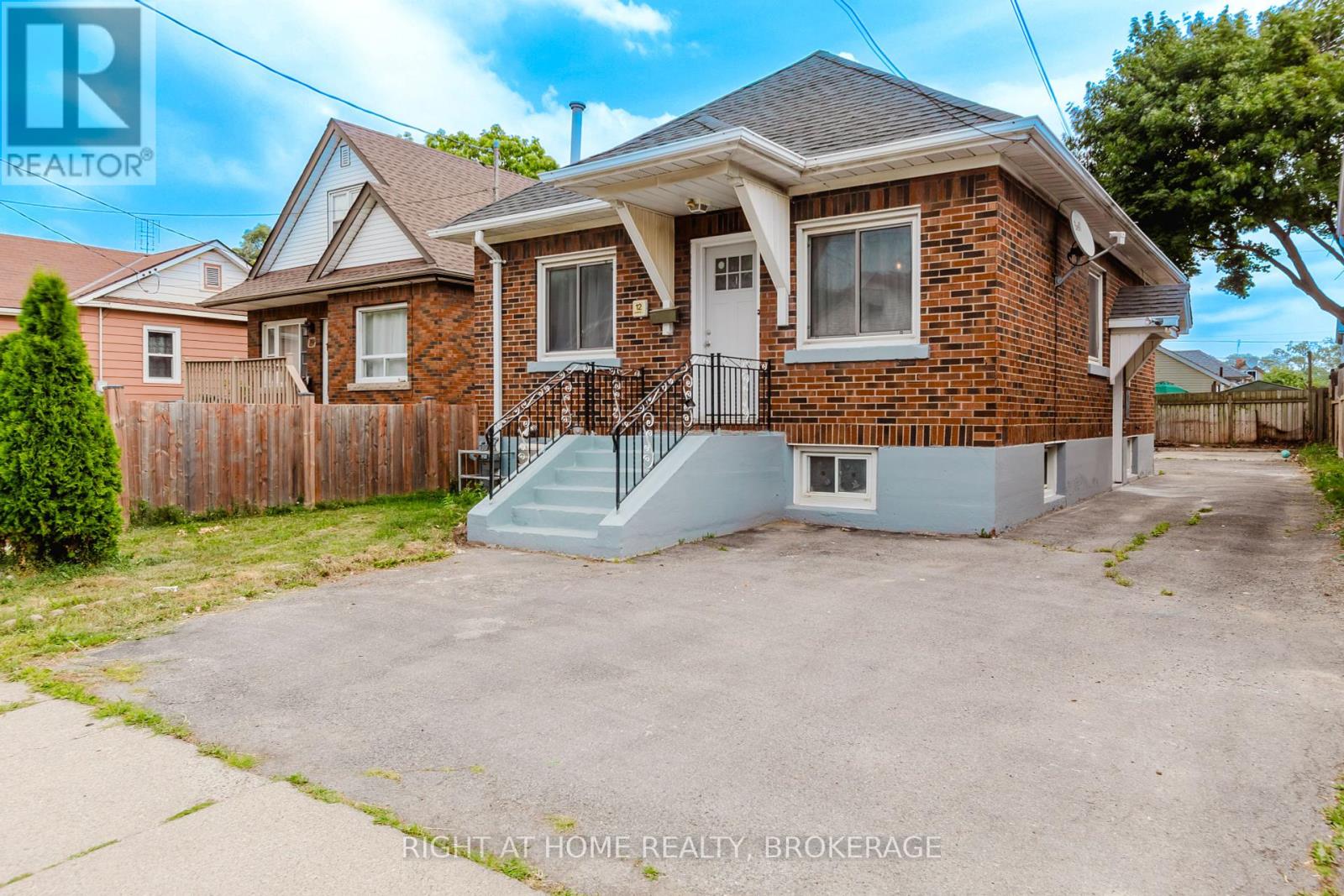 12 Elberta St, St. Catharines, ON L2M 5M5