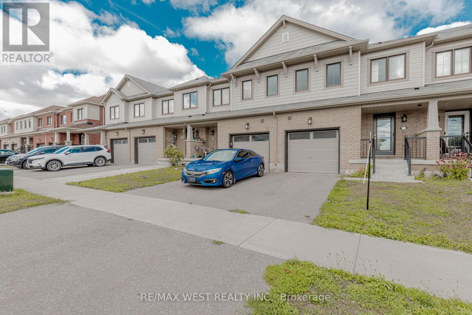 74 Pagebrook Cres, Hamilton, ON L8J 0K7