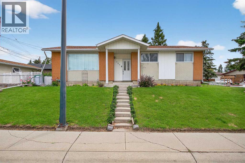 204 Martell Rd NE, Calgary, AB T2A 2X1