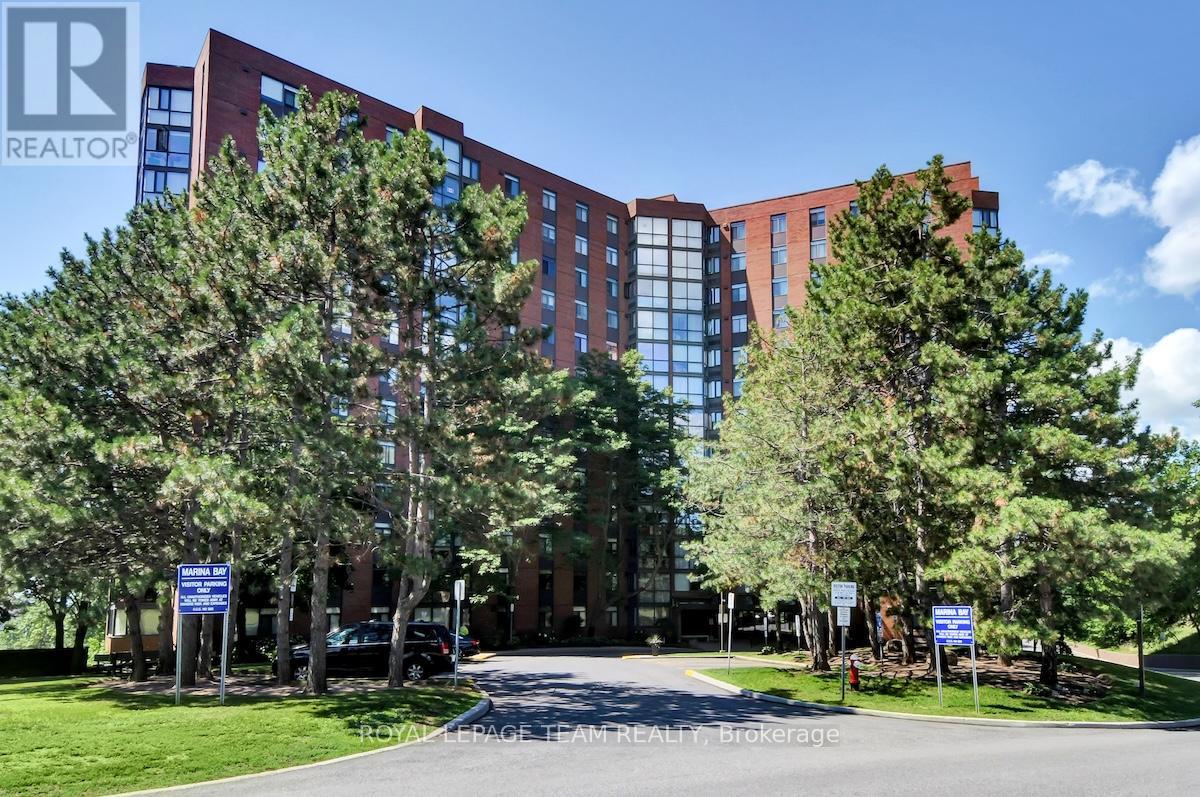 411 2871 Richmond Rd, Ottawa, ON K2B 8M5