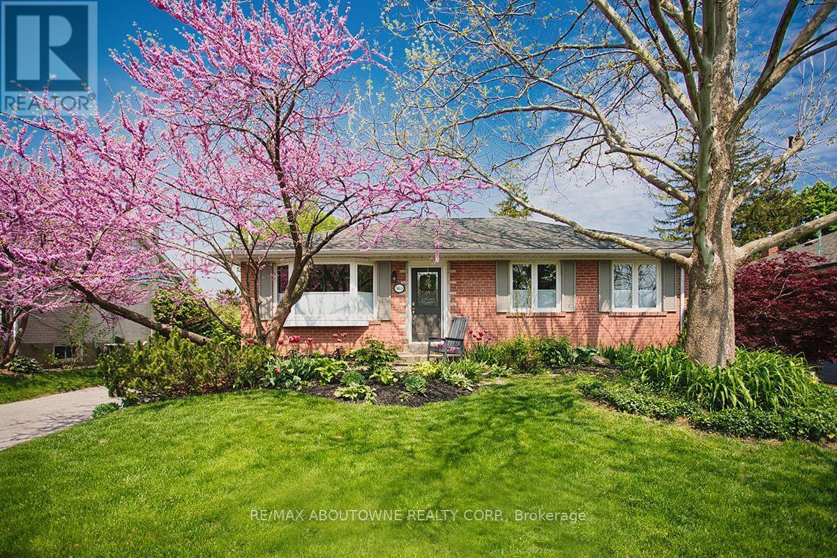 583 Taplow Cres, Oakville, ON L6L 4V9