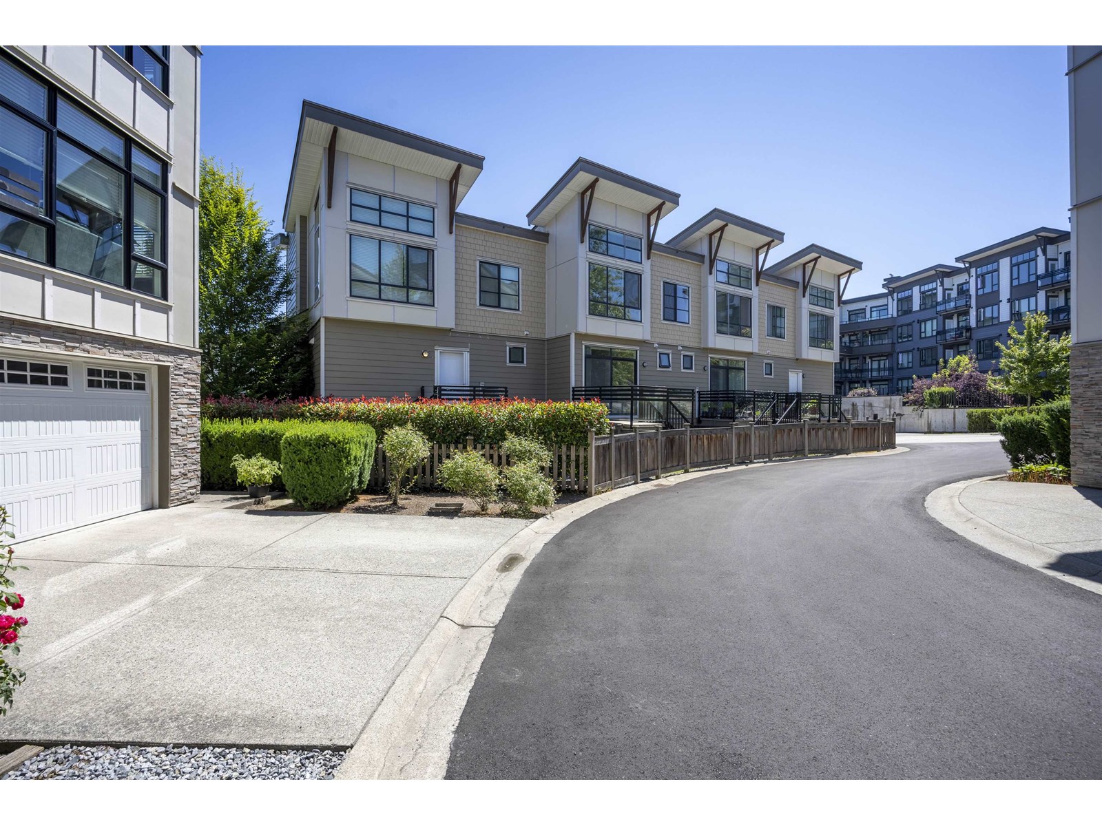 9989 E Barnston Drive Unit 11, Surrey, BC V4N 6N3