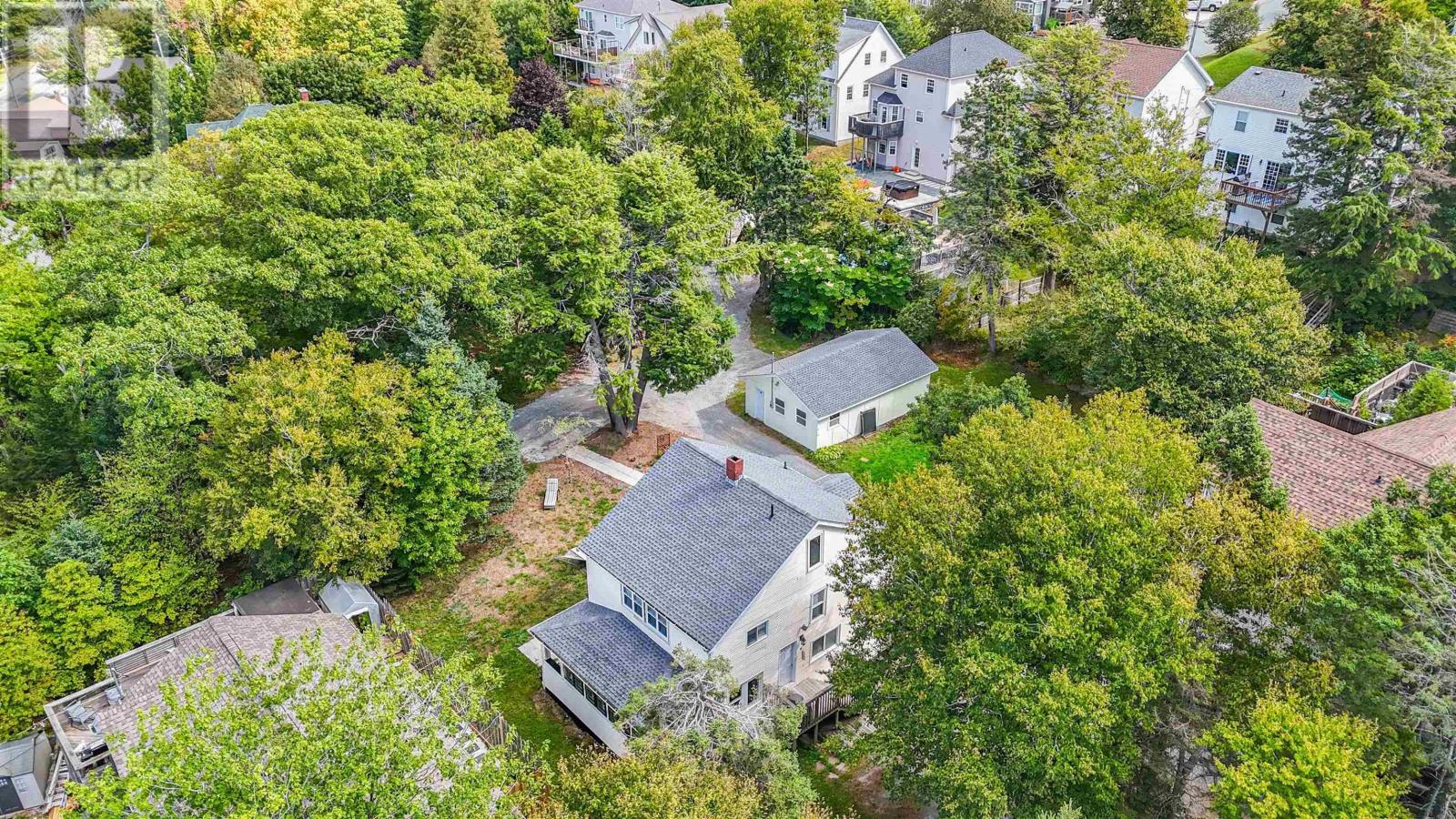 4 6 Hemlock St, Dartmouth, NS B2X 3T3