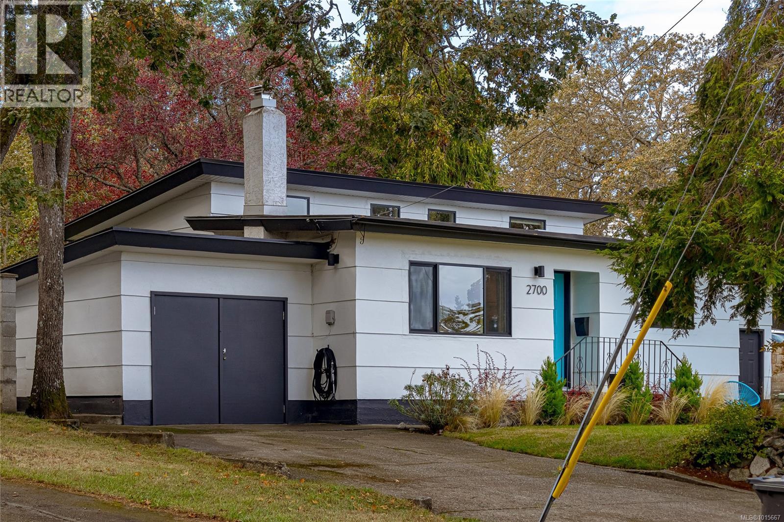 2700 Hamilton Rd, Victoria, BC V8R 2Y4