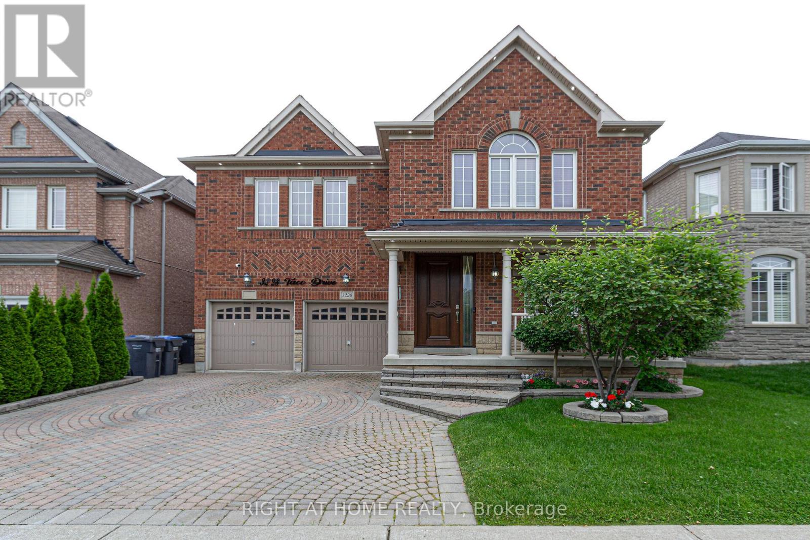 3228 Tacc Dr, Mississauga Churchill Meadows, ON L6M 0H3