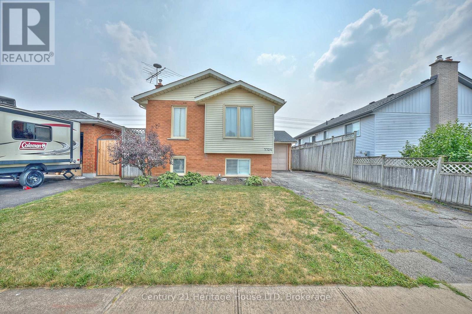 7724 Donlee Dr, Niagara Falls, ON L2H 2N5