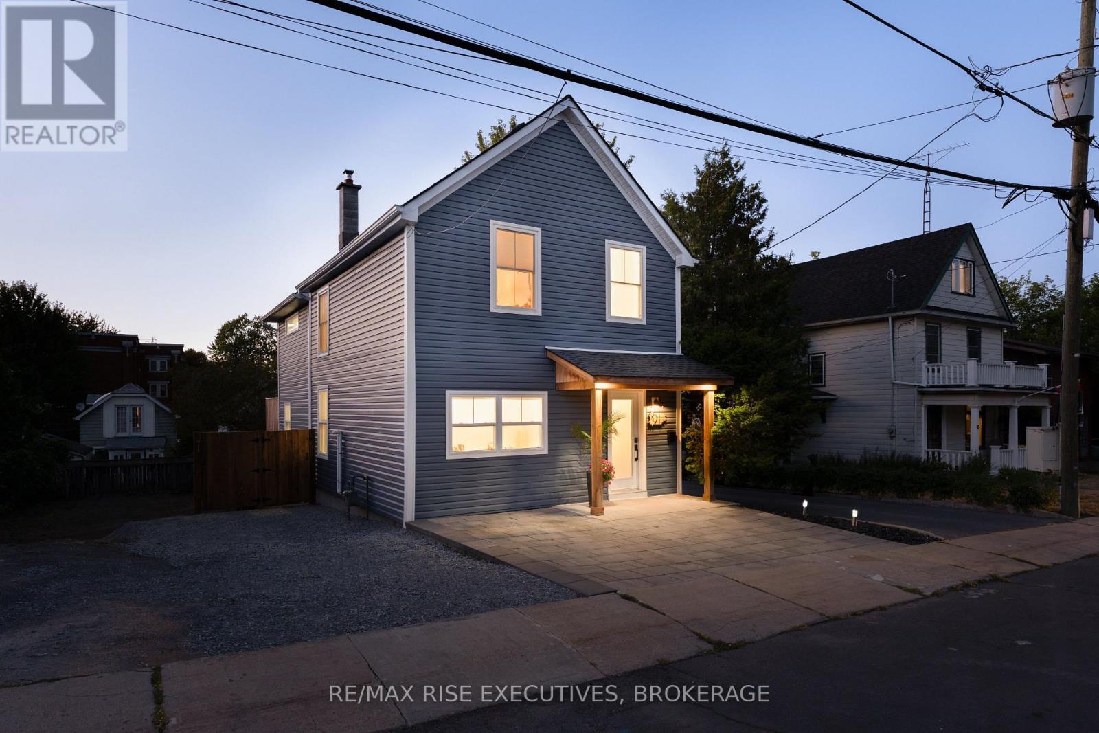 91 Raglan Rd, Kingston, ON K7K 1K7