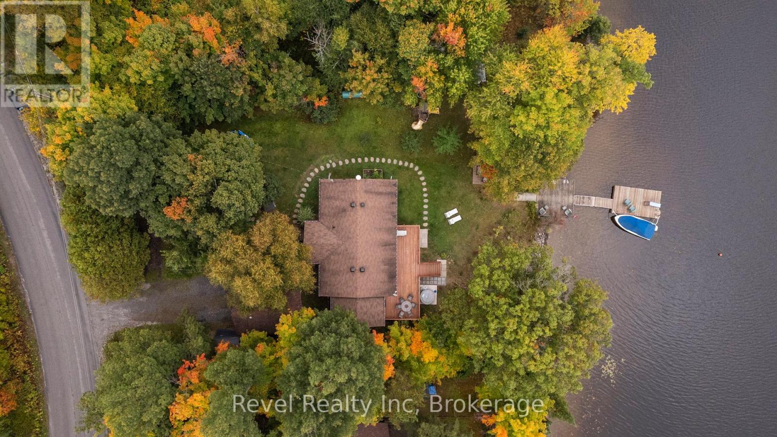 210 Burnetts Rd, McKellar, ON P2A 2W7
