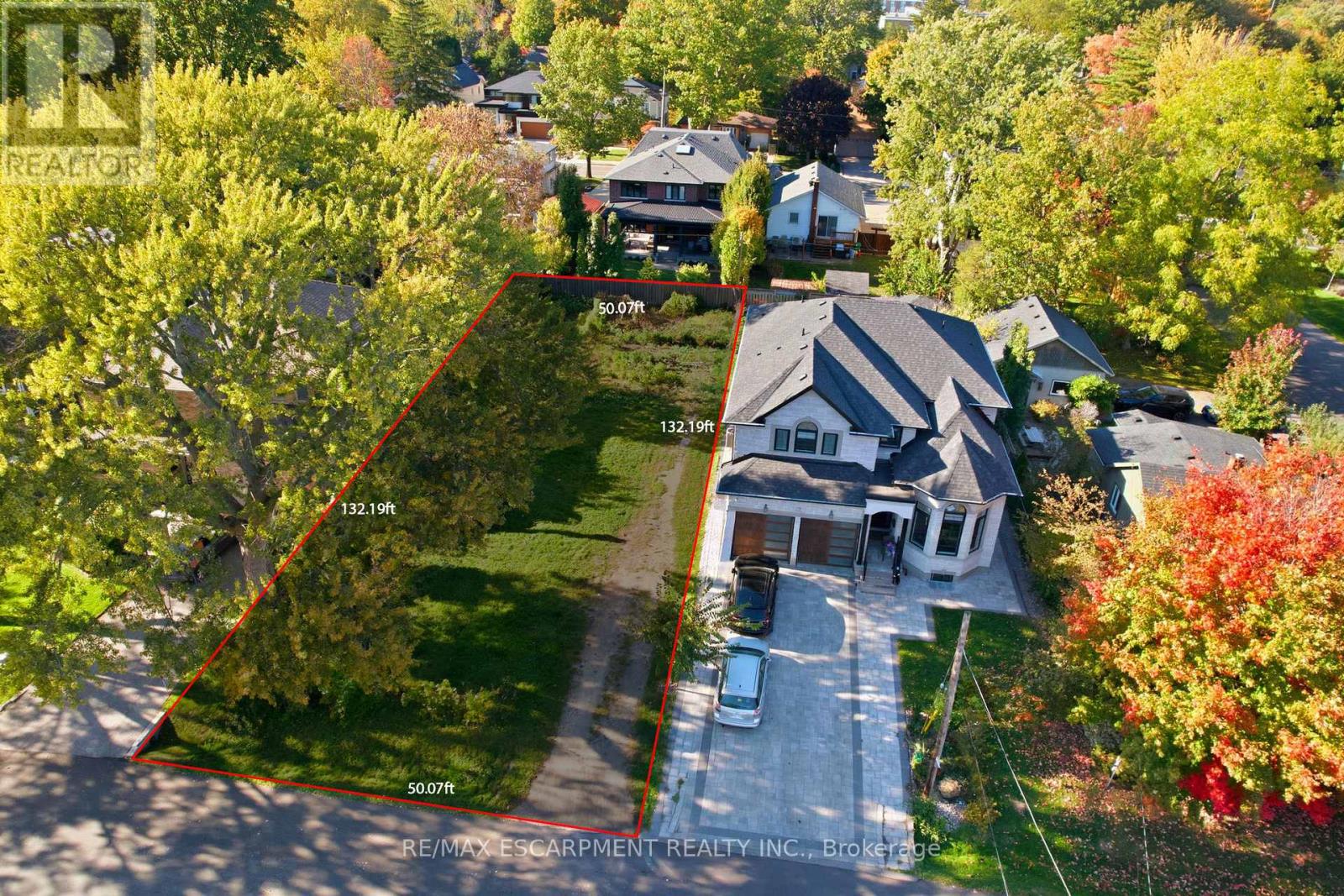 75 Troy St, Mississauga, ON L5G 1S6