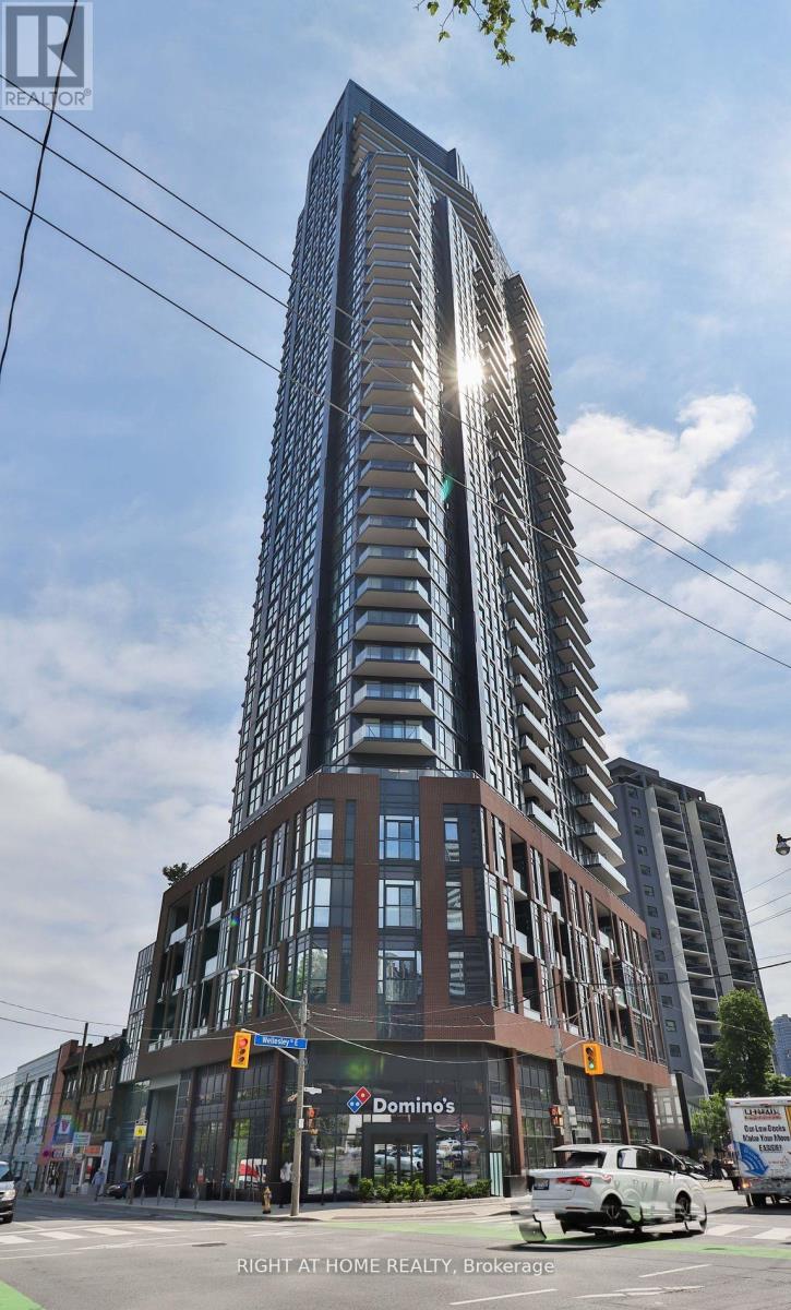406 159 Wellesley St E, Toronto, ON M4Y 0H5
